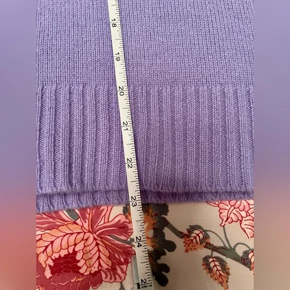 Women’s Autumn Cashmere Lilac Crewneck Sweater - Medium - Picture 8 of 9